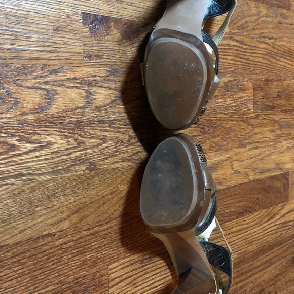 Micheal Kors Platform Heels - Picture 2 of 2